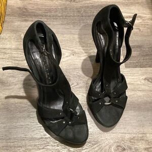 LAUNDRY open toe sandal heels